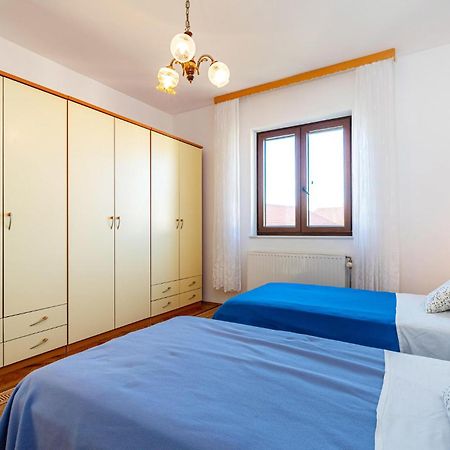 2 Bedroom Cozy Apartment In Zadar Eksteriør bilde