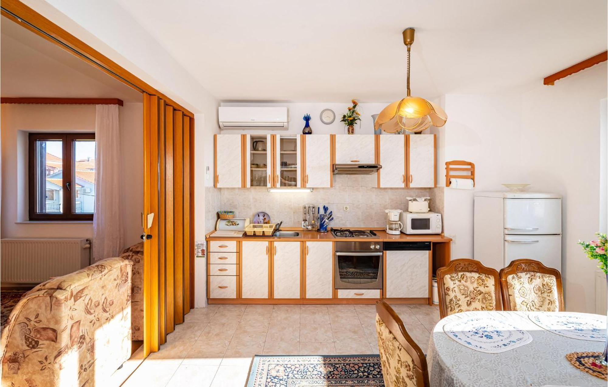 2 Bedroom Cozy Apartment In Zadar Eksteriør bilde