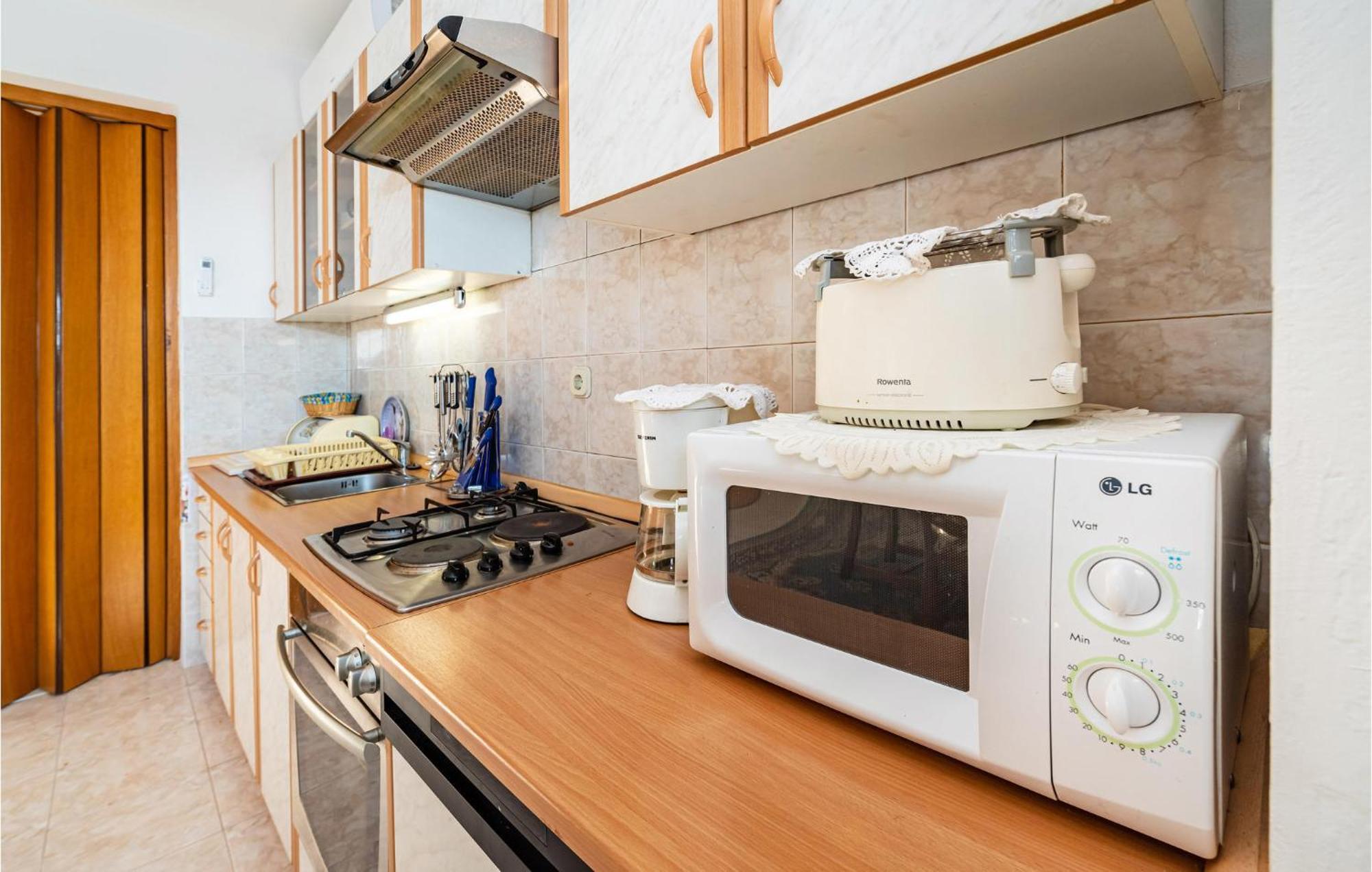 2 Bedroom Cozy Apartment In Zadar Eksteriør bilde
