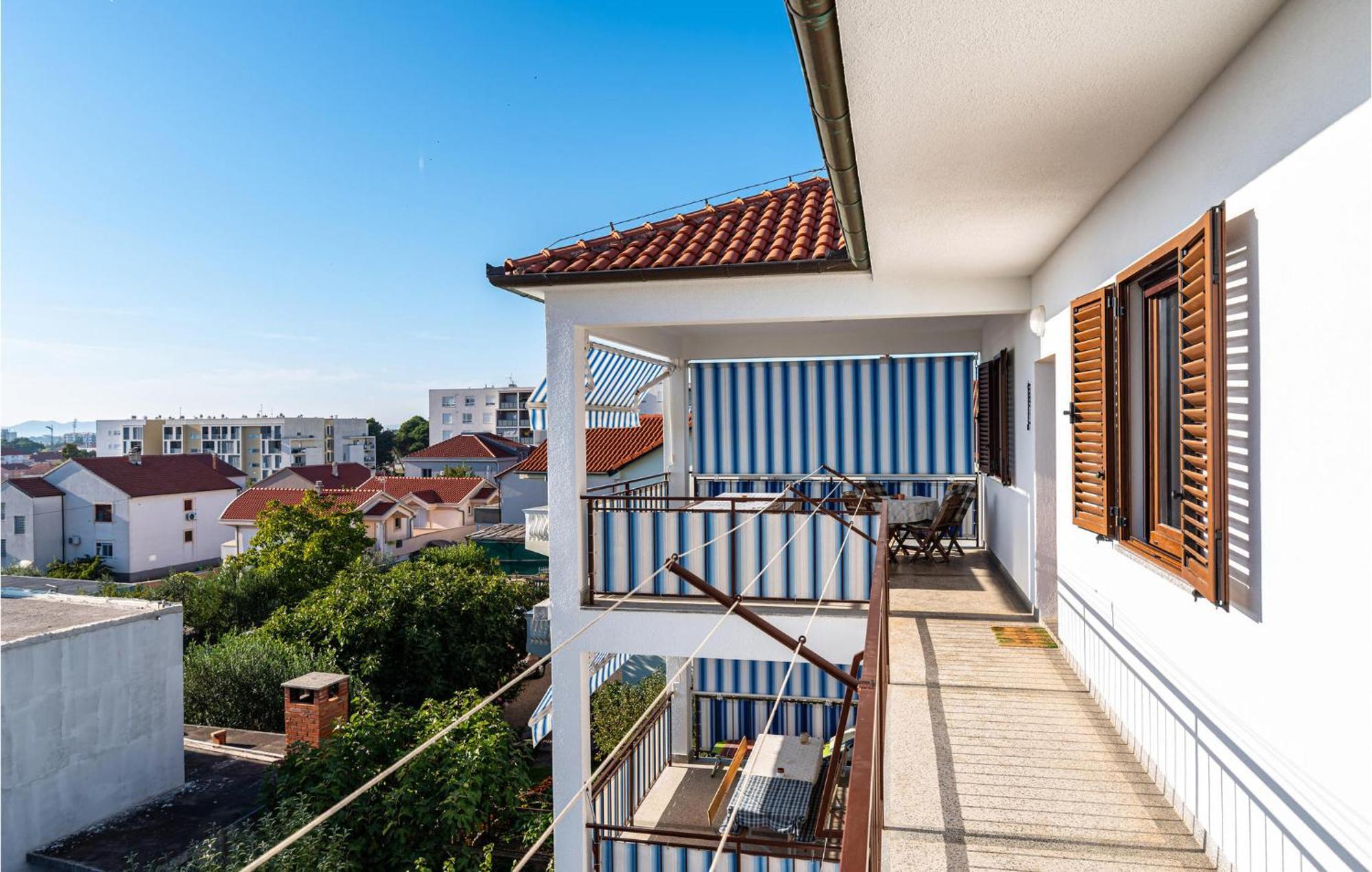 2 Bedroom Cozy Apartment In Zadar Eksteriør bilde