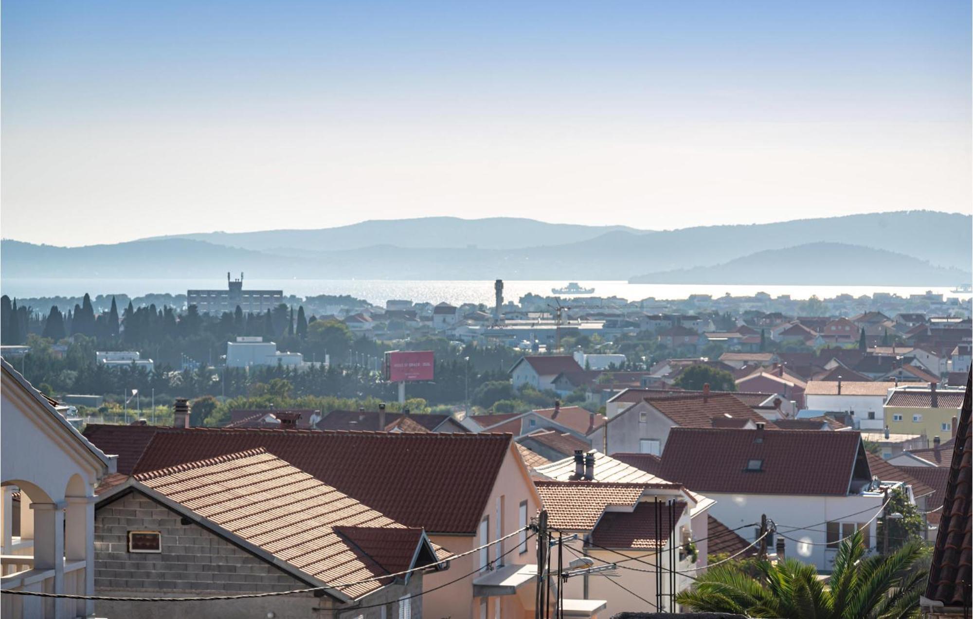 2 Bedroom Cozy Apartment In Zadar Eksteriør bilde