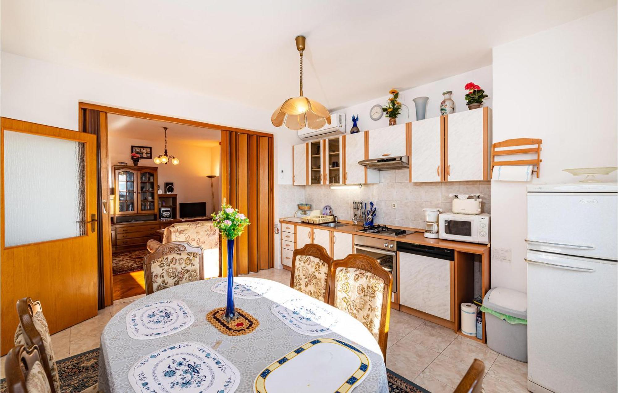 2 Bedroom Cozy Apartment In Zadar Eksteriør bilde