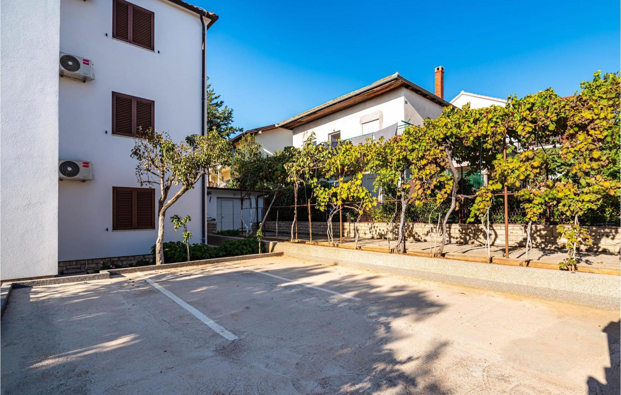 2 Bedroom Cozy Apartment In Zadar Eksteriør bilde