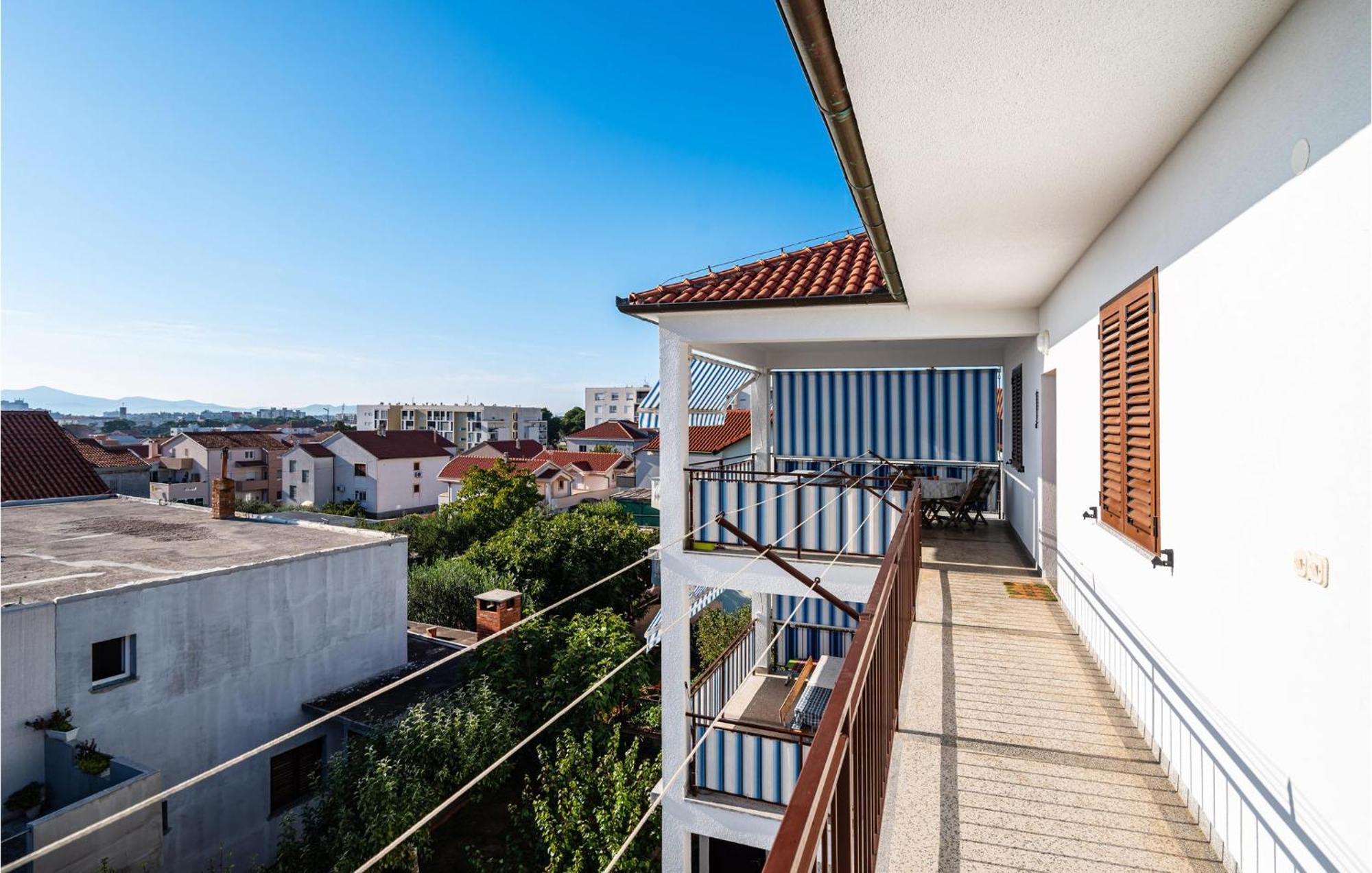 2 Bedroom Cozy Apartment In Zadar Eksteriør bilde