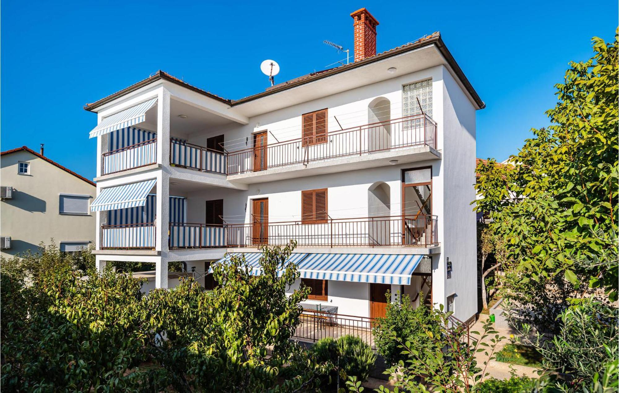 2 Bedroom Cozy Apartment In Zadar Eksteriør bilde