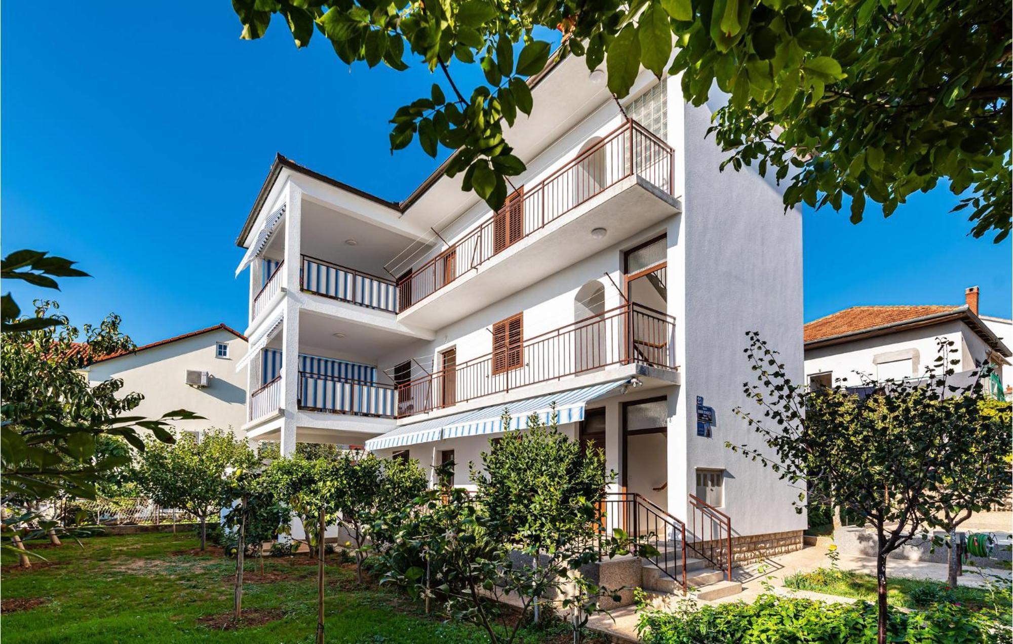 2 Bedroom Cozy Apartment In Zadar Eksteriør bilde