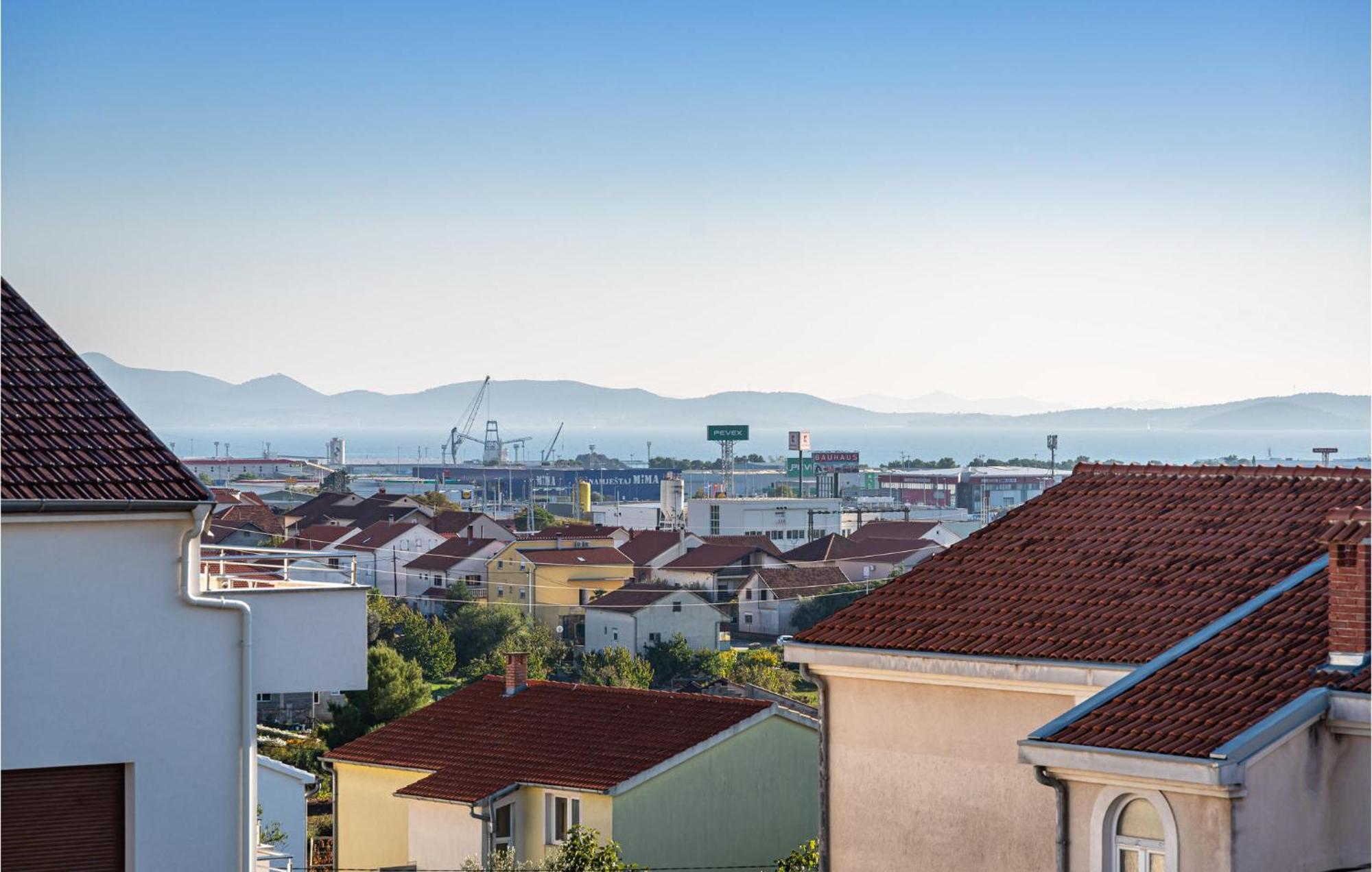 2 Bedroom Cozy Apartment In Zadar Eksteriør bilde